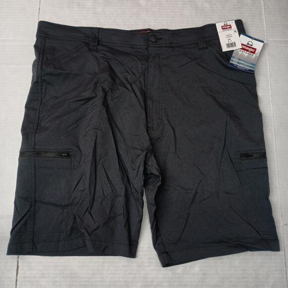 Wrangler All Terrain Cargo Shorts Men's Size 42 Black 10" Inseam Relaxed Fit - Picture 1 of 5